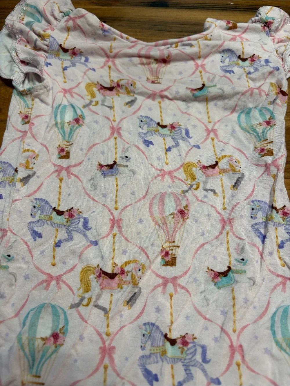 Bums & Roses Carousel Horse Printed Short Pajama Set - 3T
